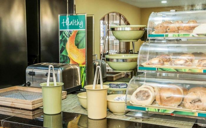 Quality Inn & Suites Shelbyville I-74