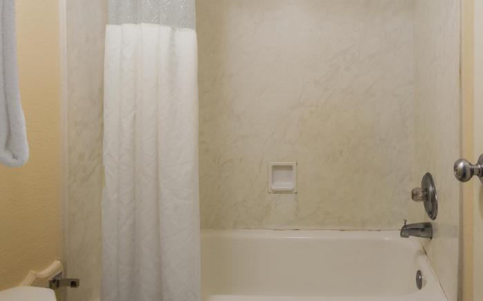 Aquarius Oceanfront Hotel