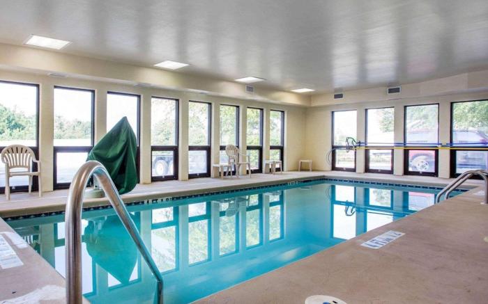 Comfort Inn & Suites at Stone Mountain