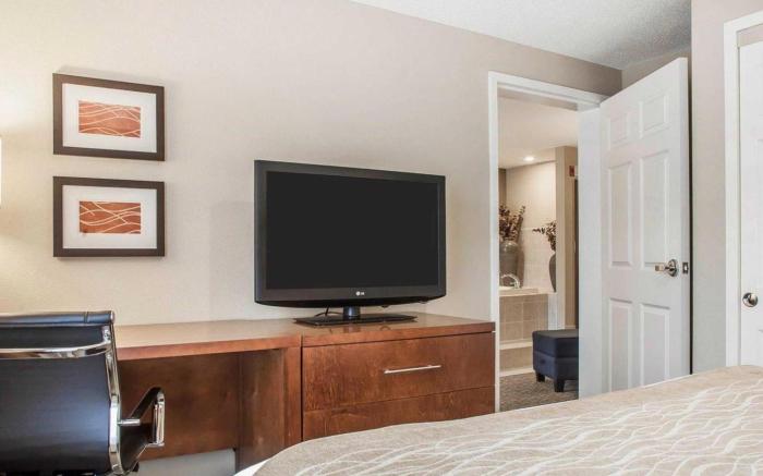 Comfort Inn & Suites Sturbridge-Brimfield