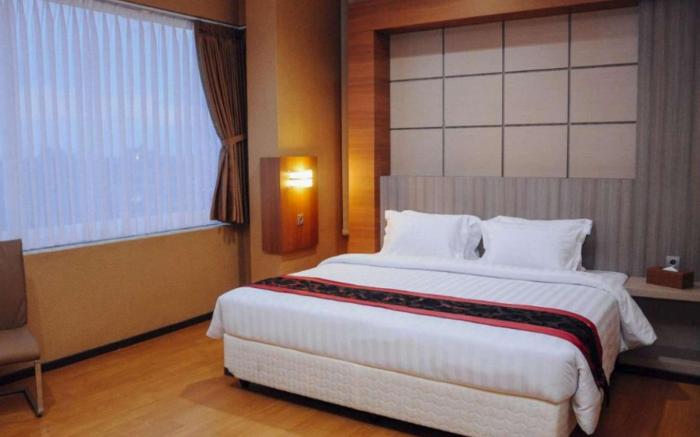 Ideas Hotel Ibrahim Adjie