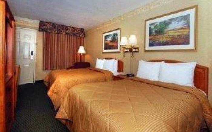 Days Inn by Wyndham Austintown