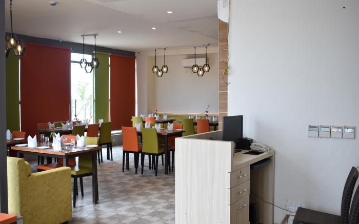 Hotel Deep Clarks Inn Lucknow
