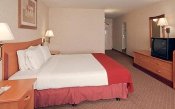 Holiday Inn Express & Suites Tracy By IHG