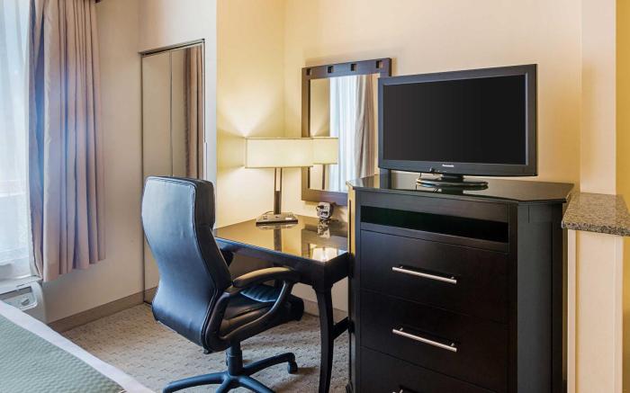 Quality Suites Sherman