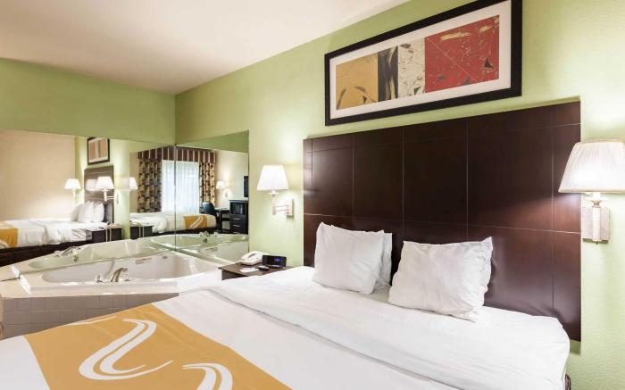 Quality Inn near SeaWorld - Lackland