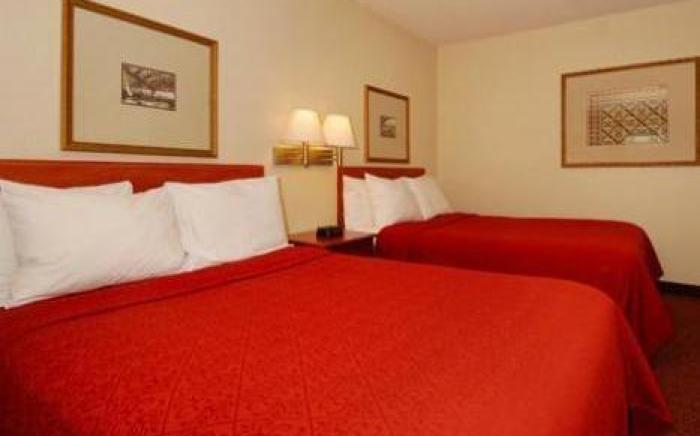 Rodeway Inn & Suites South of Fiesta Park