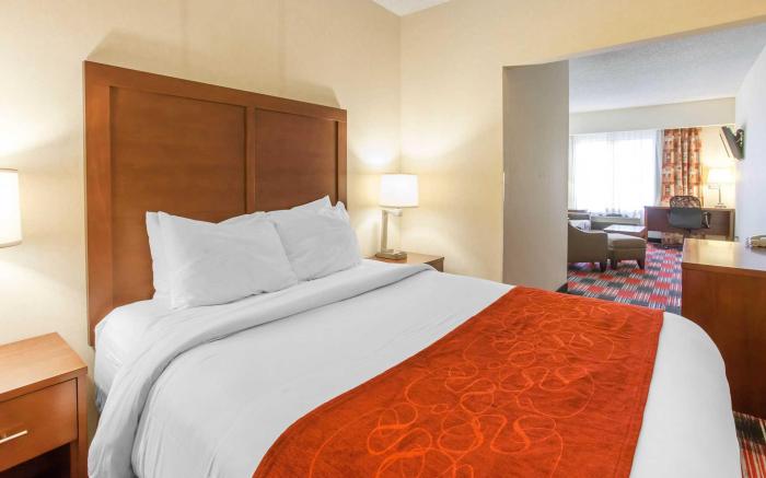 Comfort Suites Near Vancouver Mall