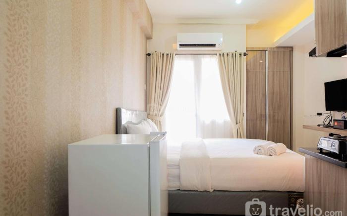 Comfortable Studio Green Pramuka City By Travelio