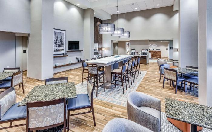 Hampton Inn & Suites Kittery-Portsmouth