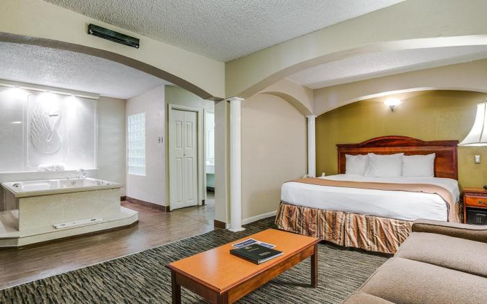 Quality Inn & Suites Dallas-Cityplace