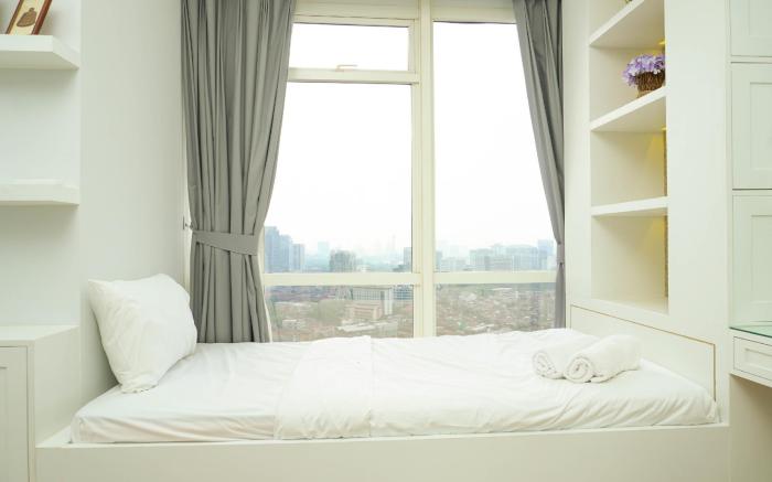 Lux 2BR with Private Lift Menteng Park By Travelio