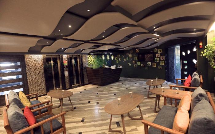 Hummingbird Hotel and Banquet