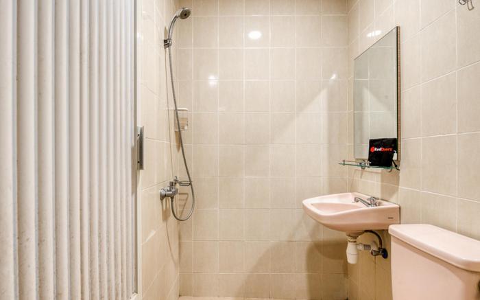 RedDoorz near UNTAG Surabaya