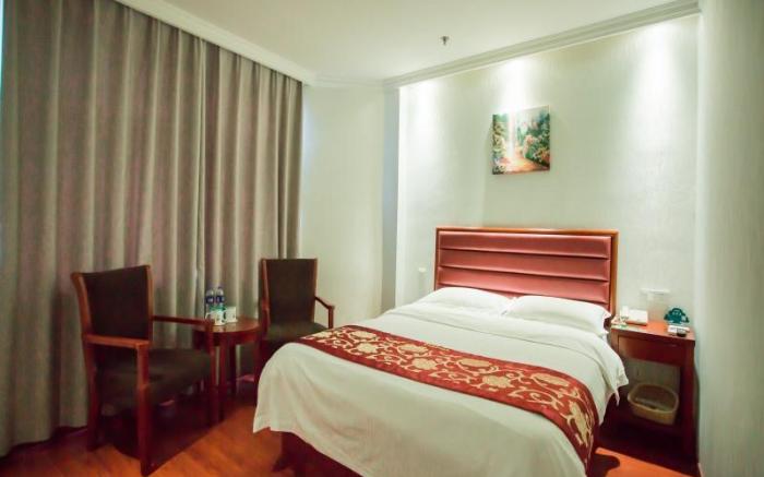 GreenTree Inn Shanghai FTA Waigaoqiao Free Trade Zone North Subway Station Shell Hotel