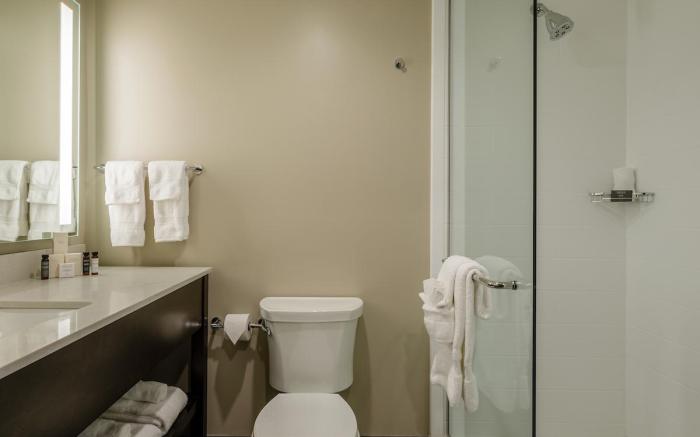 Hotel Madison and Shenandoah Valley Conference Center