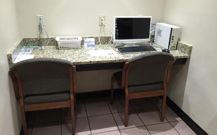 Red Roof Inn & Suites Commerce - Athens