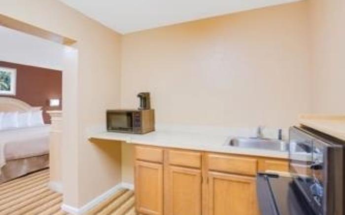Columbus Inn and Suites