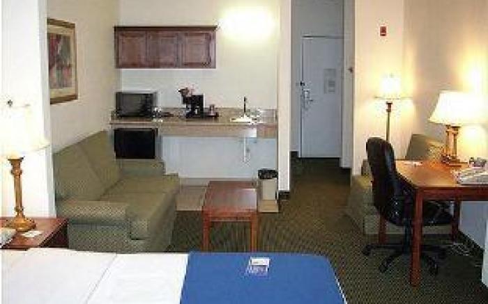 Holiday Inn Express Hotel & Suites Columbus By IHG