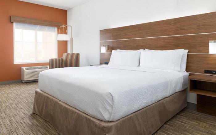 Holiday Inn Express & Suites Las Vegas SW – Spring Valley, an IHG Hotel By IHG