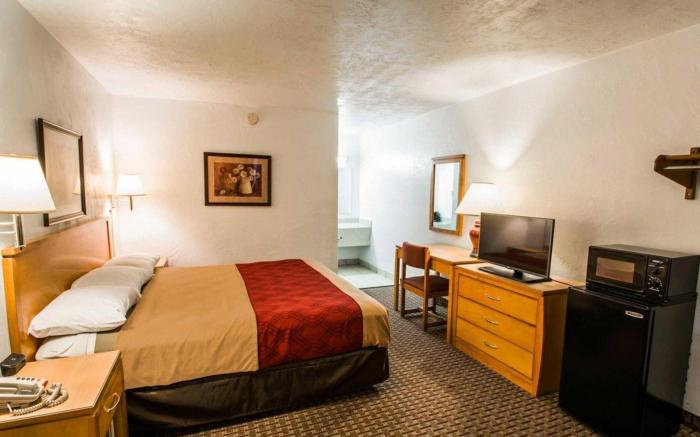 Travelodge by Wyndham Gainesville