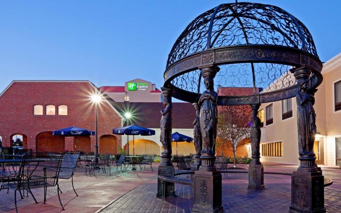 Holiday Inn Express Hotel & Suites Latham By IHG