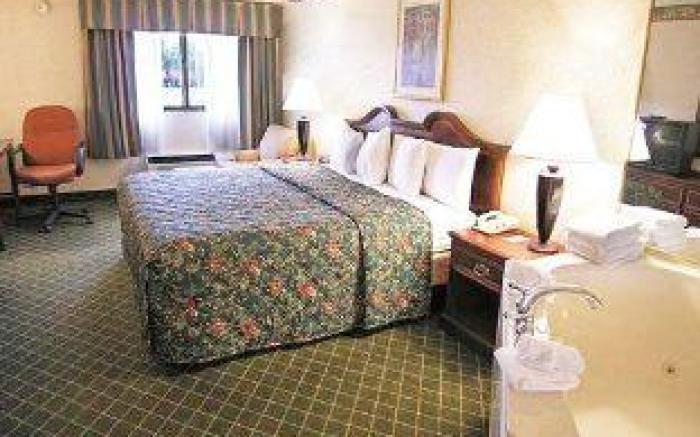 Days Inn by Wyndham Plattsburgh