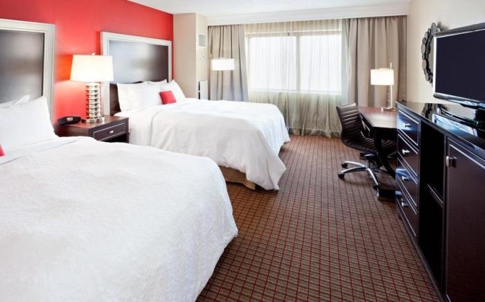 Laguardia Plaza Hotel