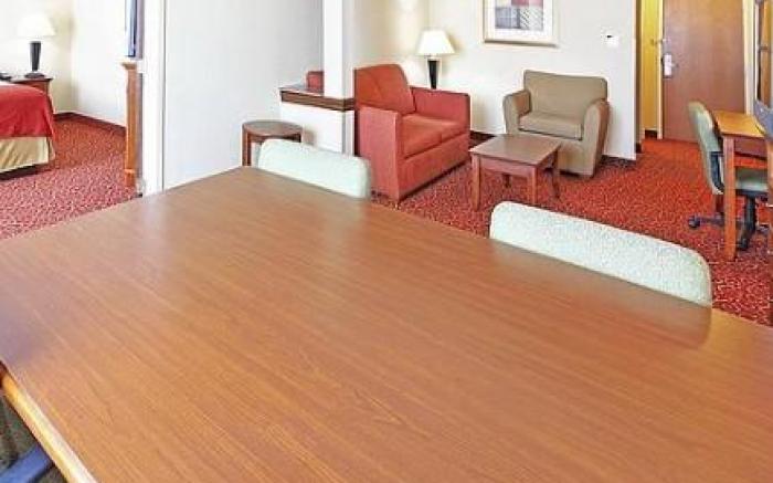 Holiday Inn Express Suites Little Rock West By IHG