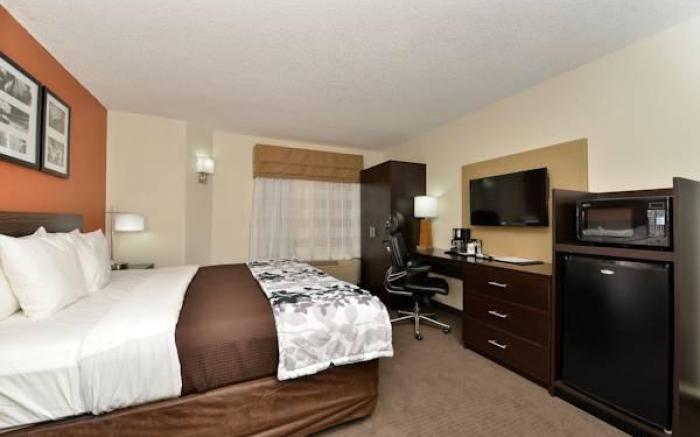 Clarion Inn & Suites DFW North