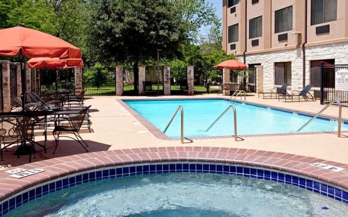 Holiday Inn Express and Suites Austin NW Lakeline By IHG