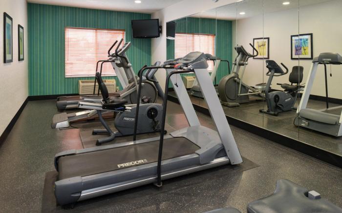 Holiday Inn Express Hotel & Suites Omaha West By IHG