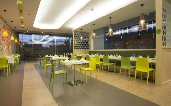 Zest Jemursari by Swiss-Belhotel International