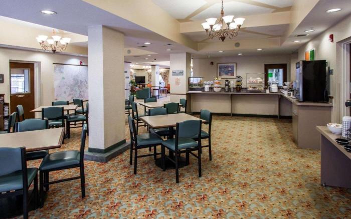 Comfort Suites Airport