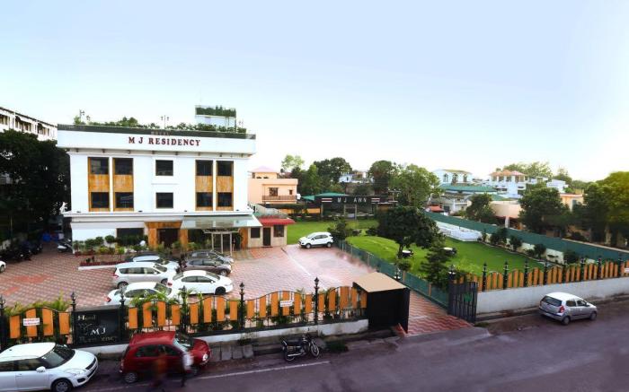 Hotel Mj Residency