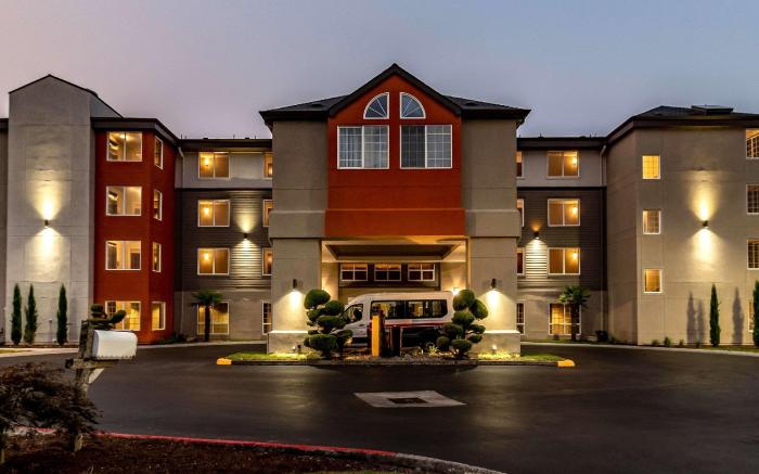 Clarion Hotel Portland International Airport