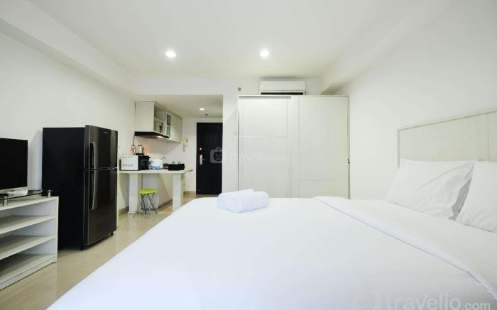 Cozy Studio at Tamansari The Hive Apt By Travelio