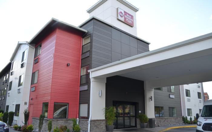 Best Western Plus Portland Airport Hotel & Suites