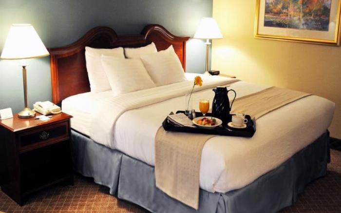 Holiday Inn Cleveland-Mayfield Hotel By IHG