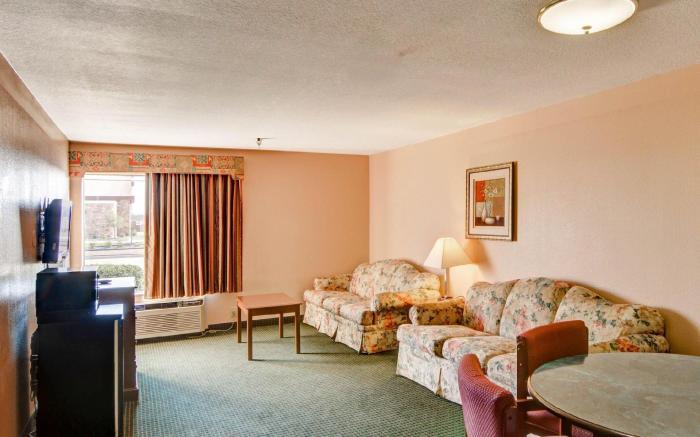 Quality Inn Forest Hill - Fort Worth South