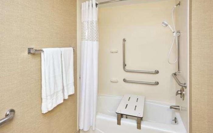 Hampton Inn Peoria-East at the Riverboat Casino