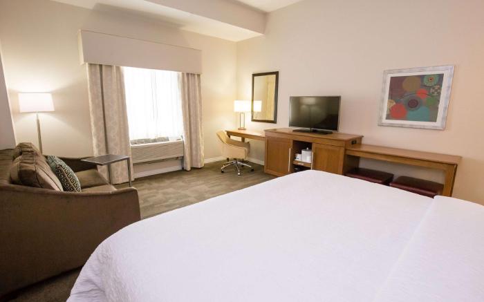 Hampton Inn & Suites Pittsburgh/Harmarville