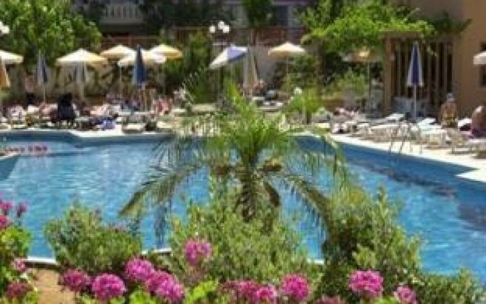 Theartemis Palace