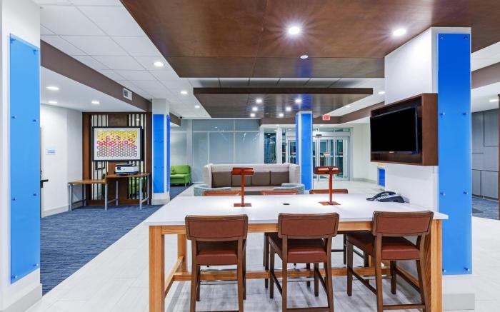 Holiday Inn Express and Suites Purcell By IHG