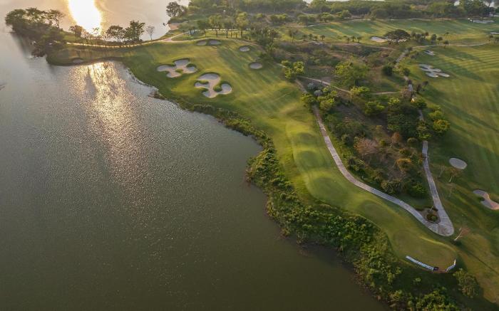 Grand Prix Golf Club
