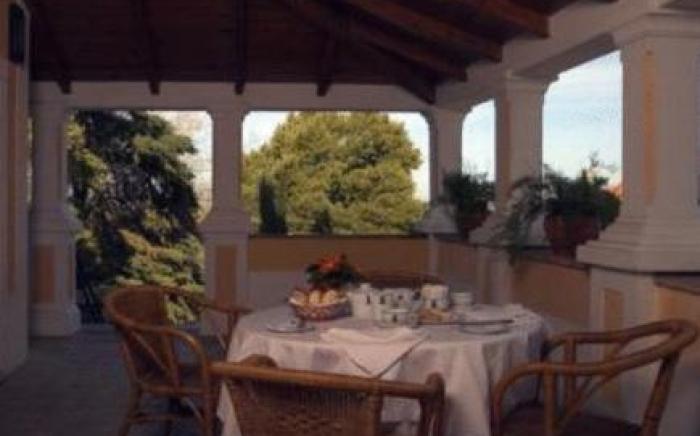 Lawrences Hotel