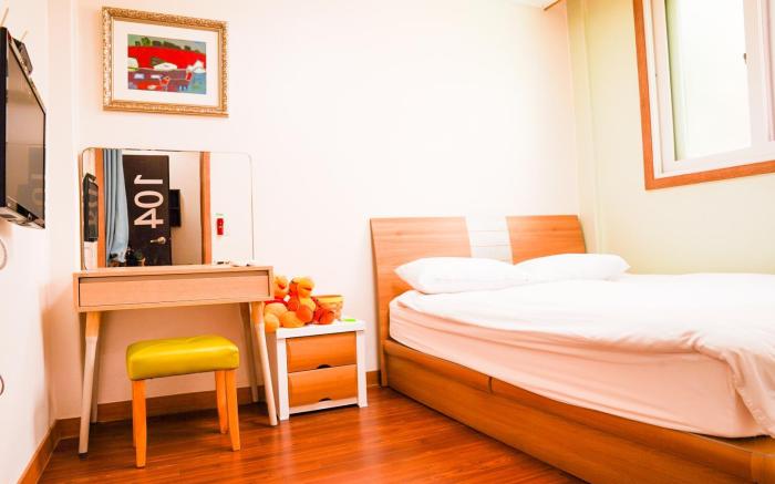 RGB HOUSE HOSTEL