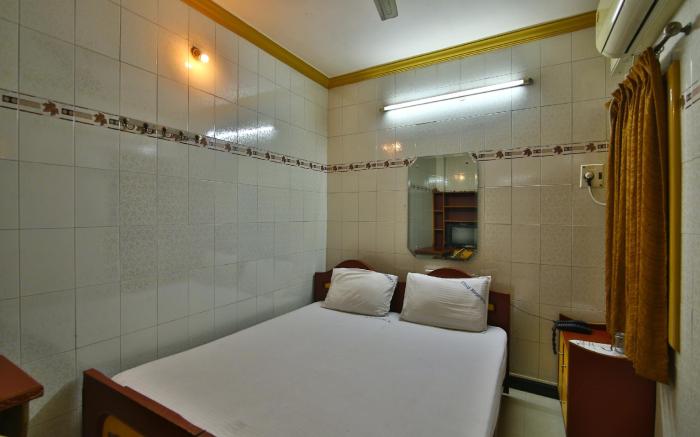 SPOT ON 49855 Charminar Residency