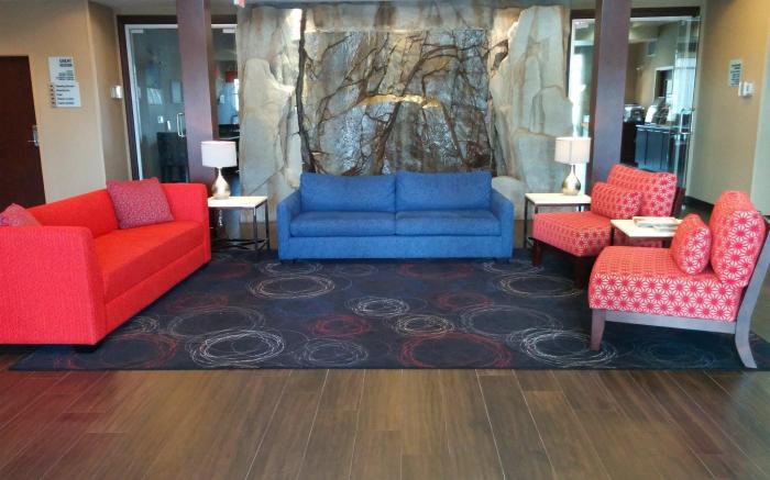 Holiday Inn Express & Suites Riverport Richmond By IHG