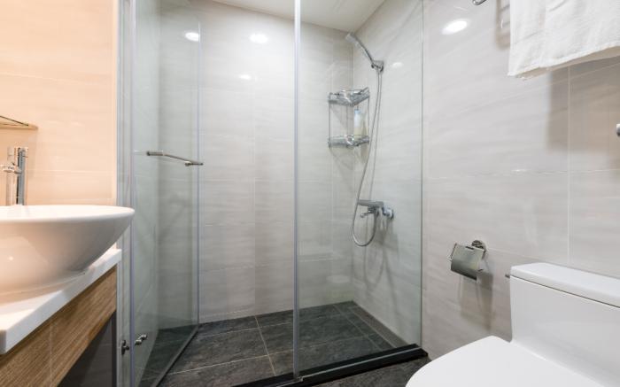 MRT Metro Downtown AB Apt 4-9P